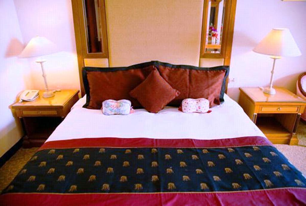 Diamond City Hotel Sha Certified Бангкок Экстерьер фото